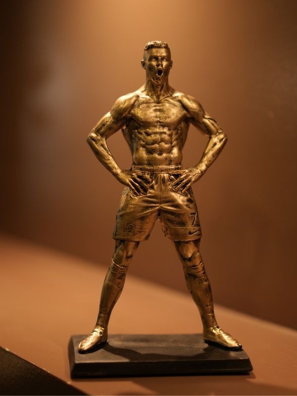 How to Choose the Perfect Trophy for Your Event – A Complete Guide